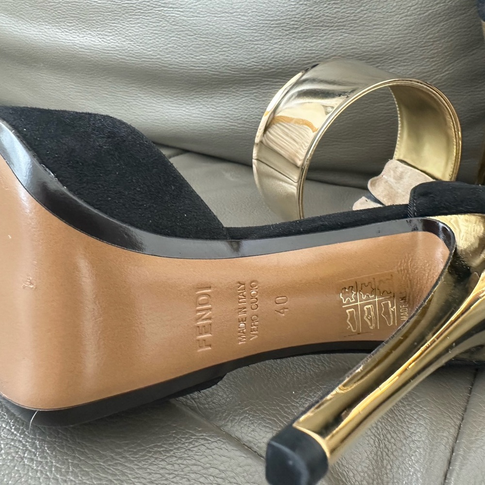 Fendi Black and Gold Heels with Metallic Ankle Cuff and High Stiletto - Picture 6 of 9